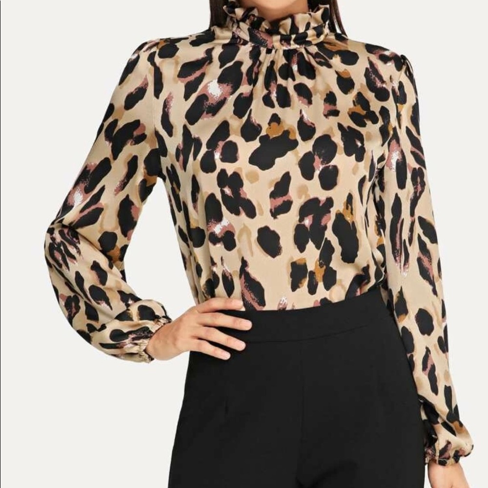 Leopard Frilled Collar Keyhole Back Top
